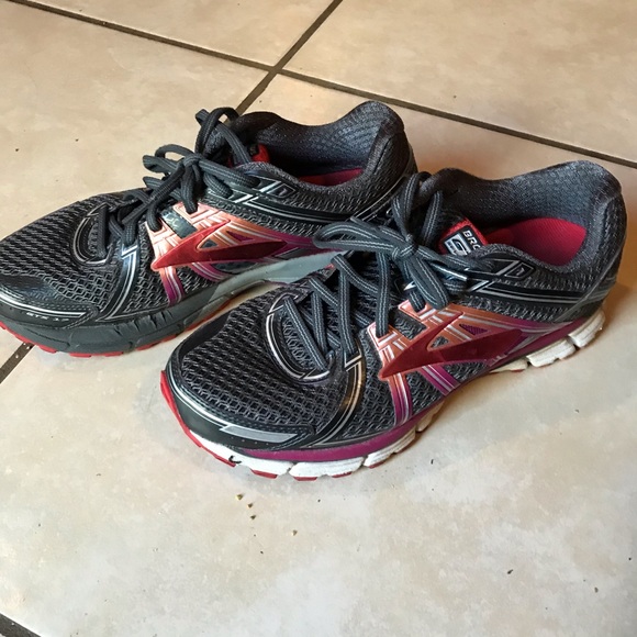 brooks gts seventeen shoes